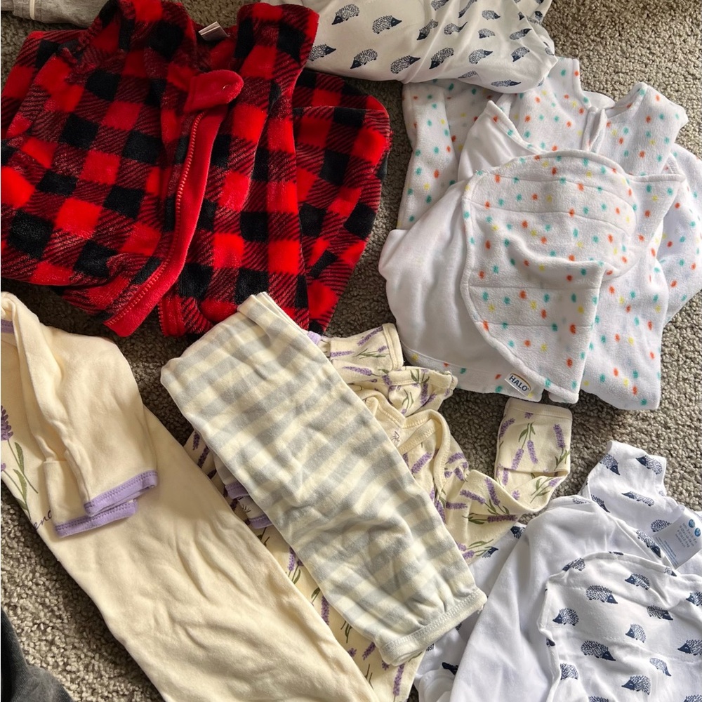 Baby swaddles